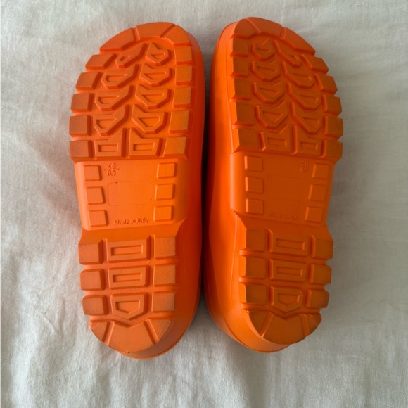 Gardenheir Italian Garden Clog in Orange - Picture 3 of 8